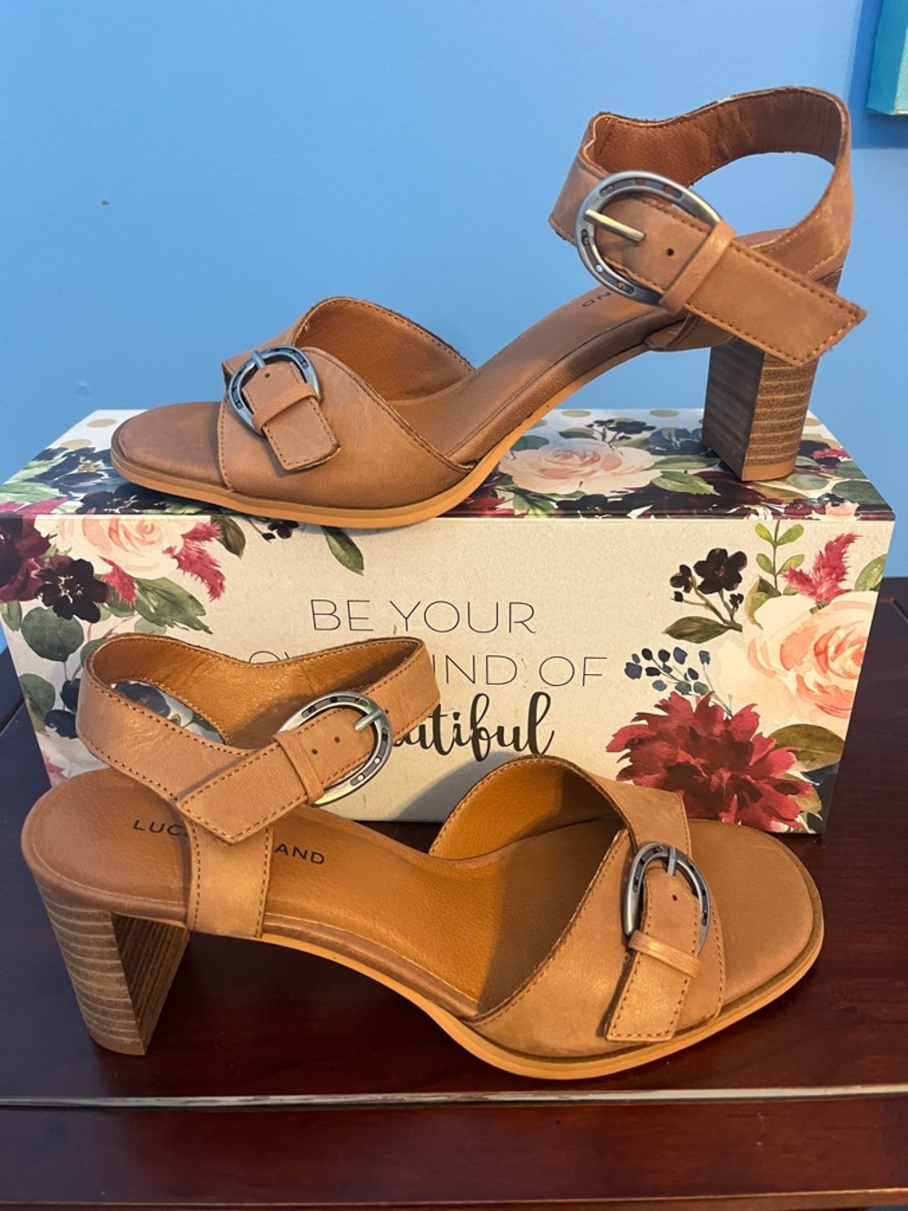 Lucky Brand Tan Buckle Mid Block Heel Sandals, Size 8